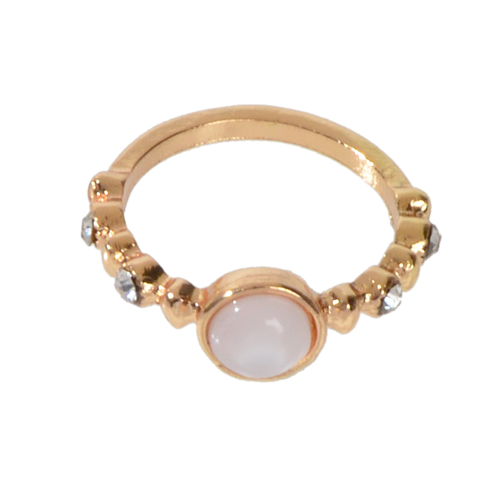 Classic Gold Ring for Women – Minimal & Stylish